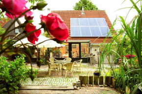 Haus Mit Einbauküche, Sauna Und Schönem Garten